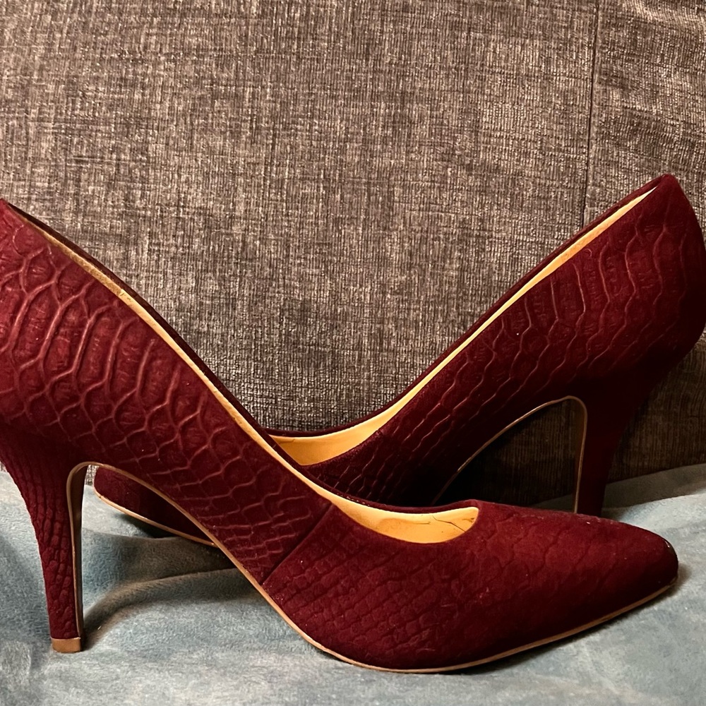 Jessica Simpson Amilee Burgundy pumps